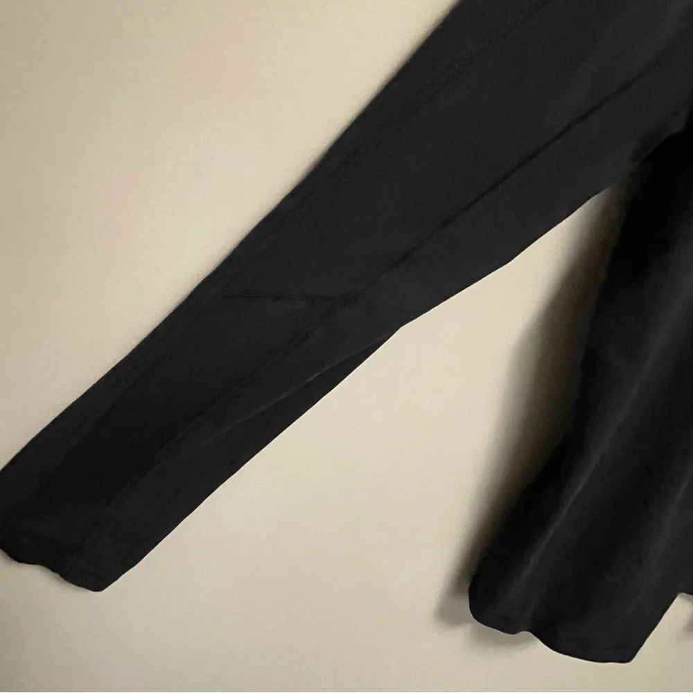 Lululemon Men’s V-neck Long Sleeve T-Shirt - Picture 8 of 9